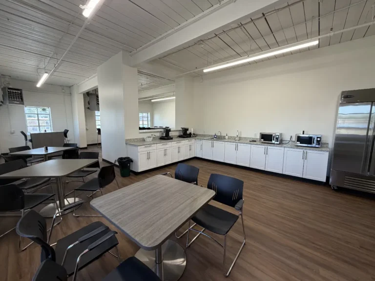 08_breakroom-dining copy